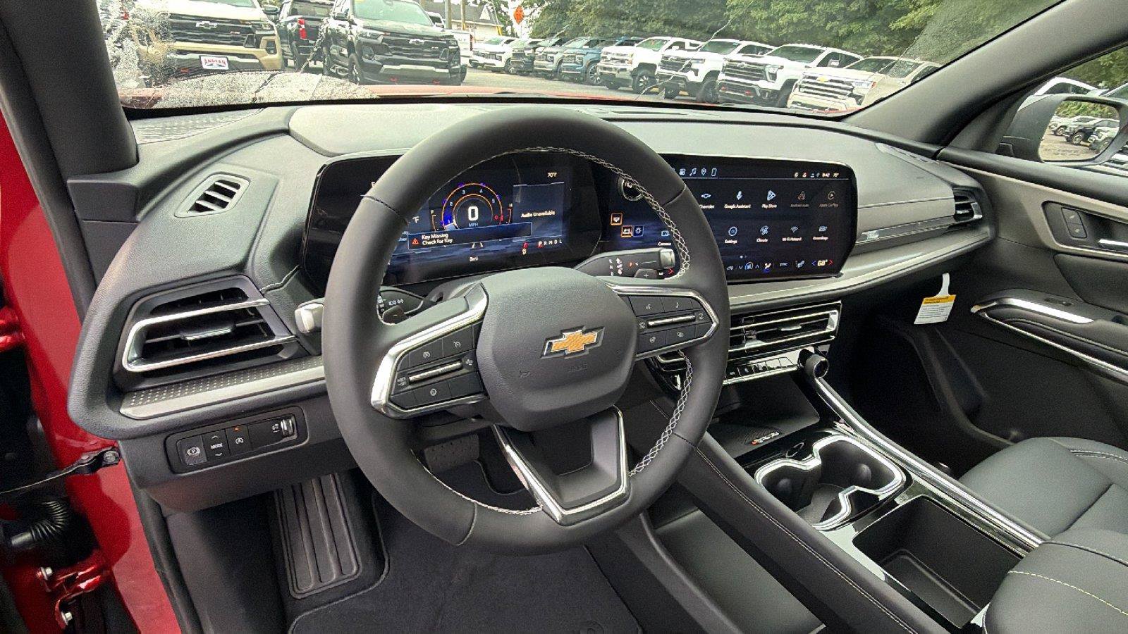 New 2027 Chevrolet Traverse LT w/ Sun and Wheel Package FWD image 4