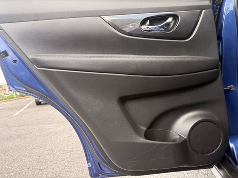 Used 2019 Nissan Rogue SV FWD image 27