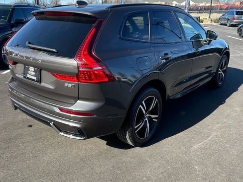 Used 2022 Volvo XC60 B5 R-Design AWD/4WD image 8