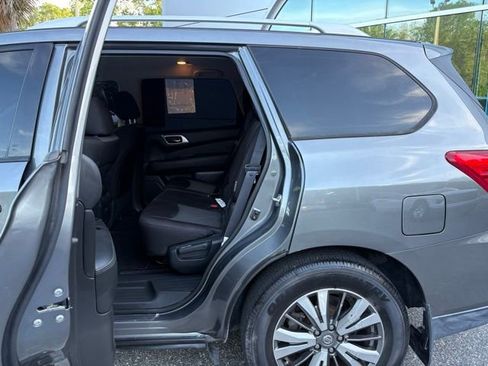 Used 2020 Nissan Pathfinder S image 25