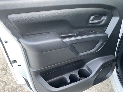 Used 2021 Nissan Titan S image 13