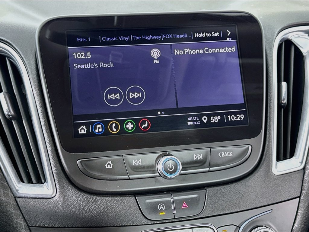 Used 2021 Chevrolet Malibu LT FWD image 24