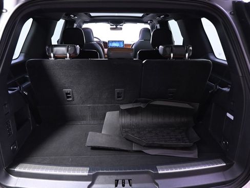 Used 2024 Lincoln Navigator Reserve AWD/4WD image 19