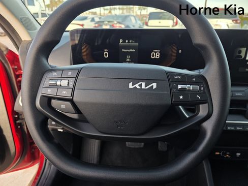 New 2025 Kia K4 LXS image 22