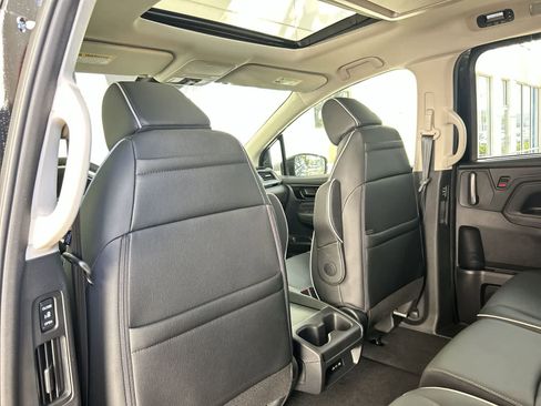 New 2026 Honda Odyssey Elite image 14