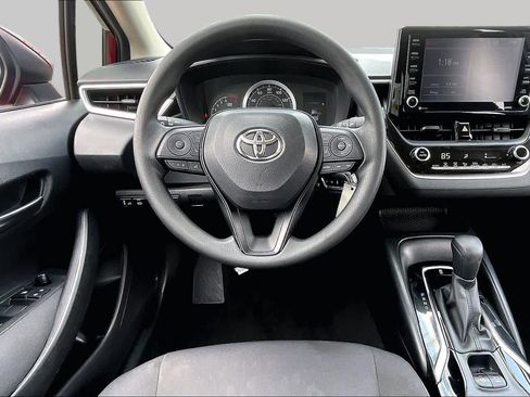 Used 2022 Toyota Corolla LE FWD image 5