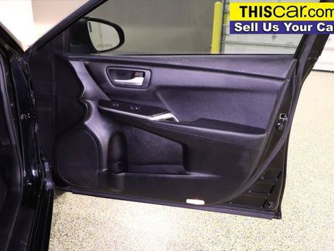 Used 2017 Toyota Camry SE FWD image 31