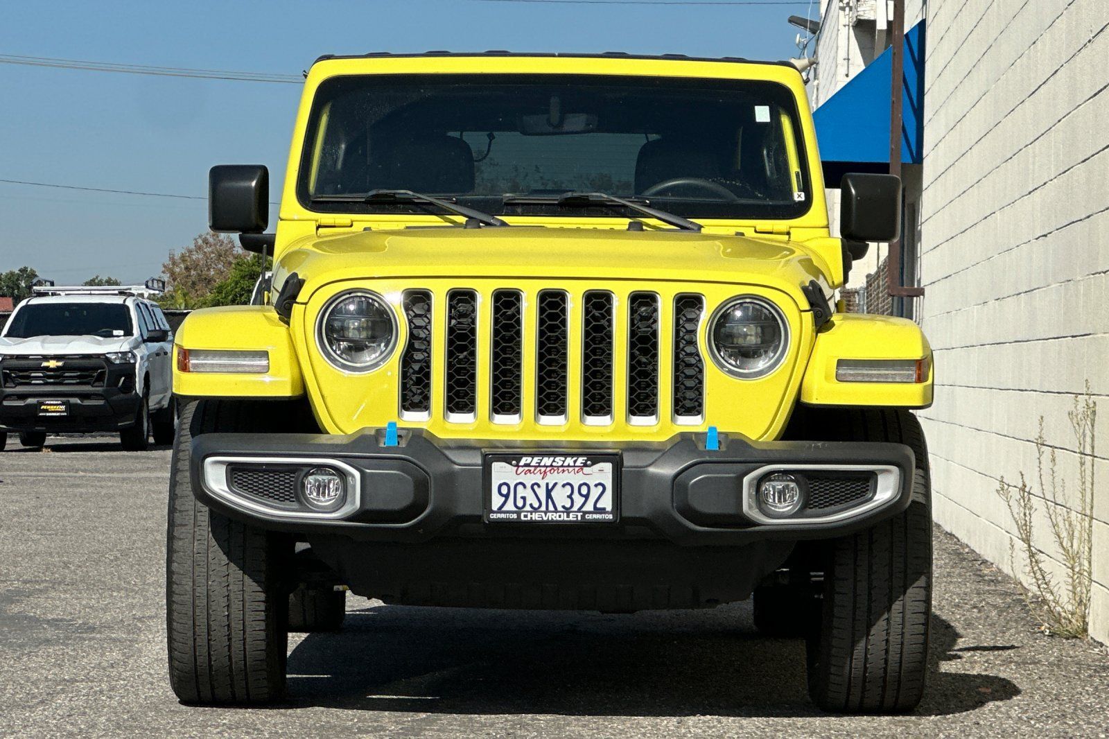 Used 2023 Jeep Wrangler Unlimited Sahara AWD/4WD image 9