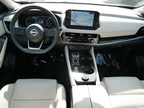 Used 2023 Nissan Rogue SL w/ SL Premium Package image 13