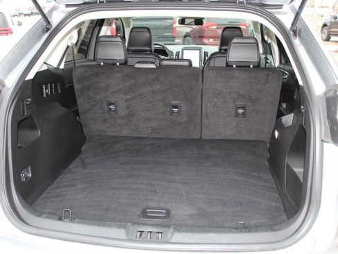 Used 2024 Ford Edge SEL image 11
