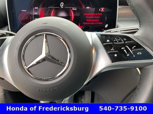 Used 2025 Mercedes-Benz GLC 300 4MATIC image 33
