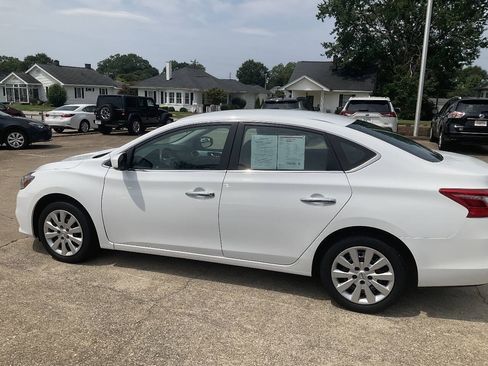 Used 2018 Nissan Sentra S FWD image 6