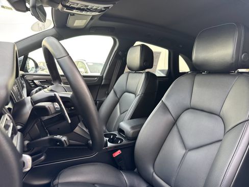 Certified 2026 Porsche Macan S AWD/4WD image 5