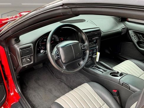 Used 2002 Chevrolet Camaro Z28 w/ SS Performance/Appearance Pkg RWD image 17