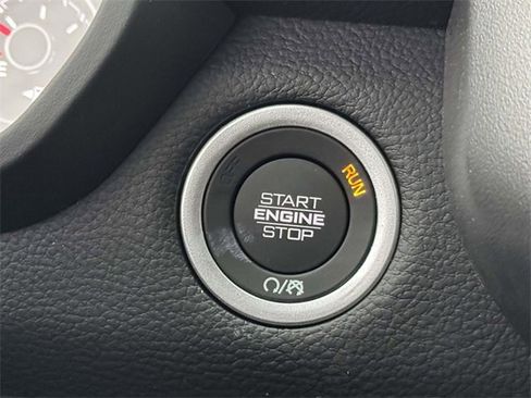 New 2026 RAM 1500 4x4 Crew Cab image 8