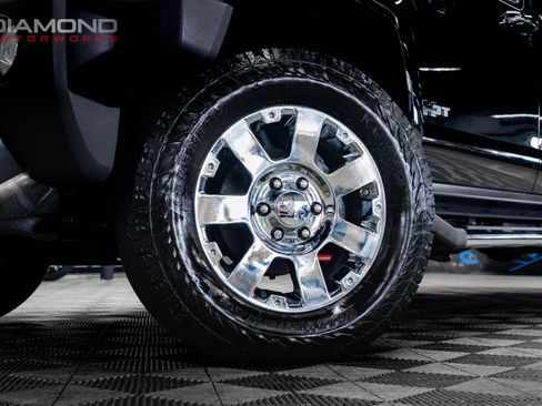 Used 2009 HUMMER H3T Alpha image 6