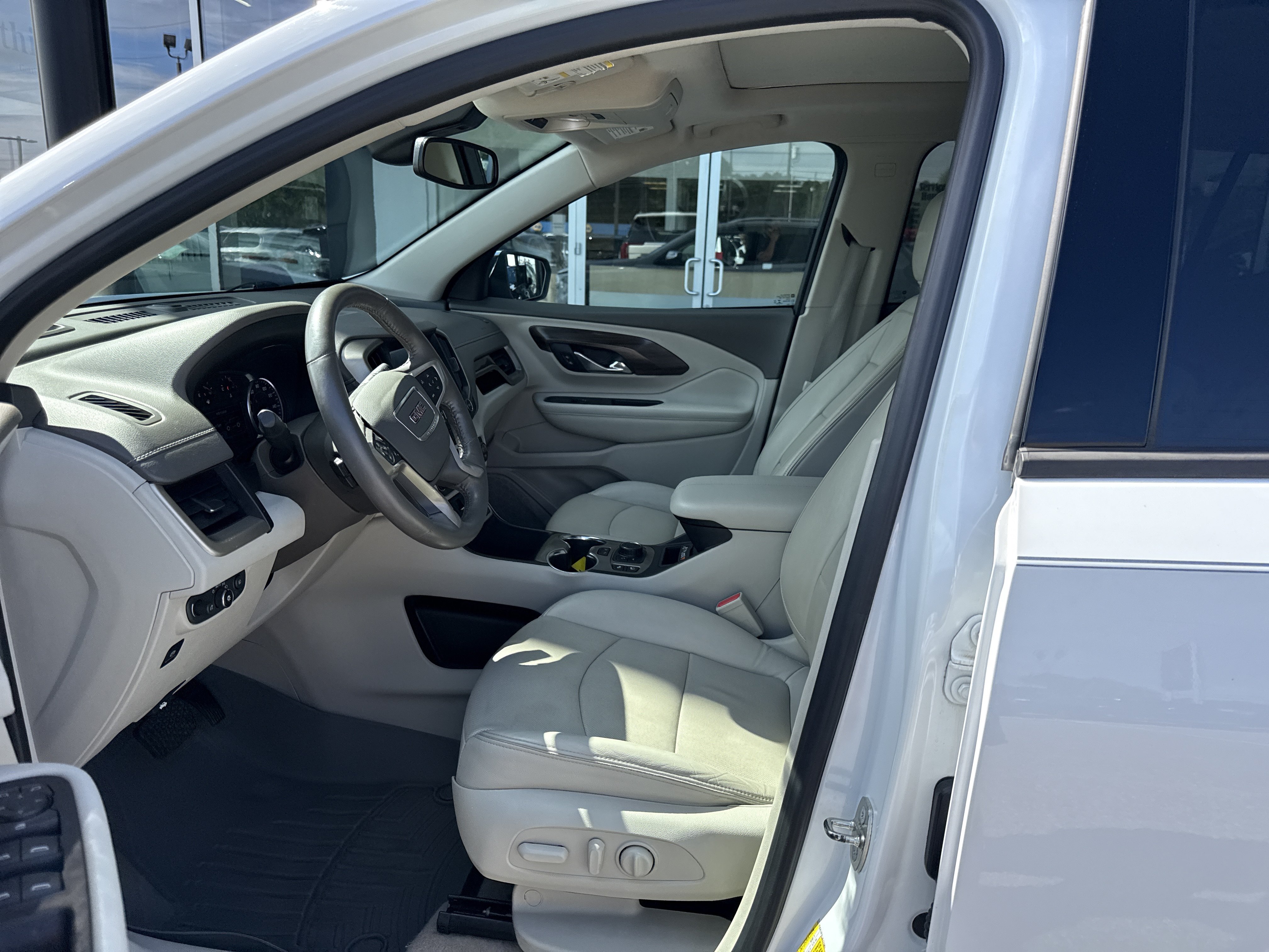 Used 2018 GMC Terrain Denali w/ Advanced Safety Package FWD image 8