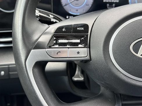 Used 2025 Hyundai Elantra SEL FWD image 16