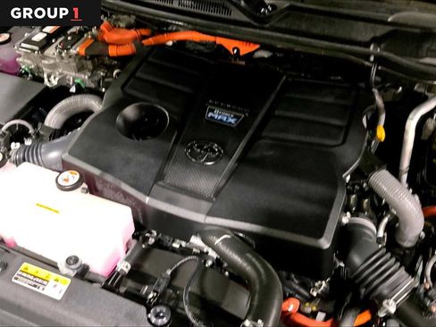 Certified 2025 Toyota Tundra Limited AWD/4WD image 33