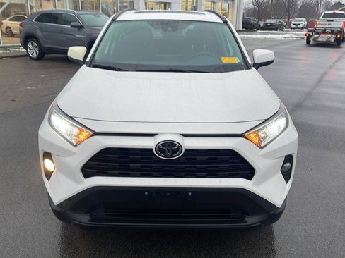 Used 2019 Toyota RAV4 XLE w/ Convenience Package image 2