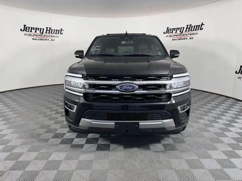 Used 2024 Ford Expedition Limited image 7