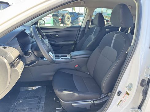 Used 2025 Nissan Sentra SV image 16