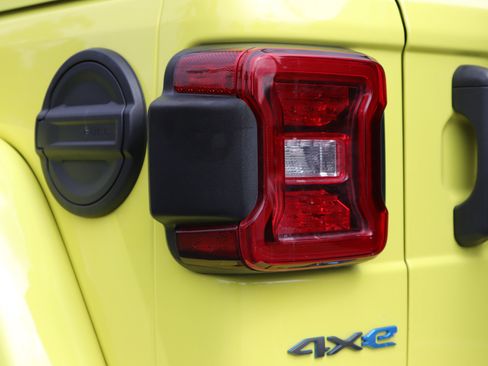 Used 2022 Jeep Wrangler Unlimited Rubicon 4xe w/ Cold Weather Group image 19