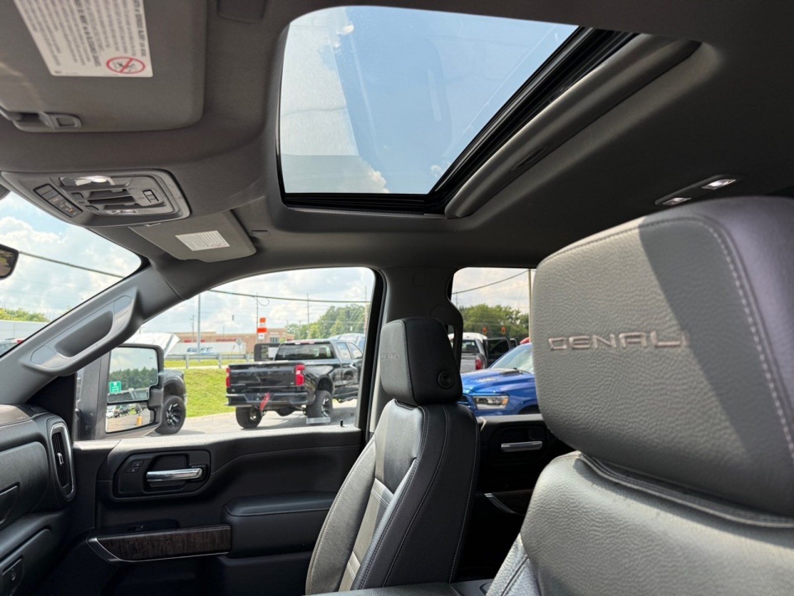 Used 2020 GMC Sierra 3500 Denali w/ Denali Ultimate Package AWD/4WD image 10