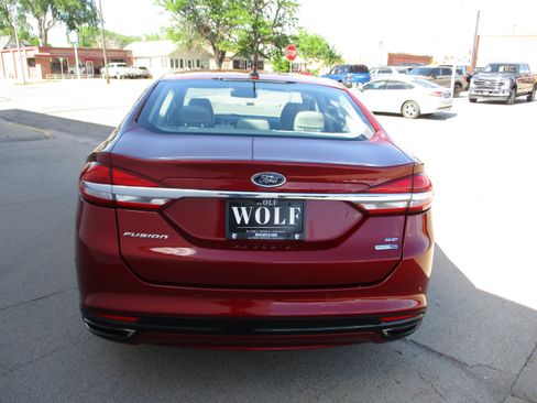 Used 2017 Ford Fusion SE w/ Fusion SE Technology Package AWD/4WD image 6