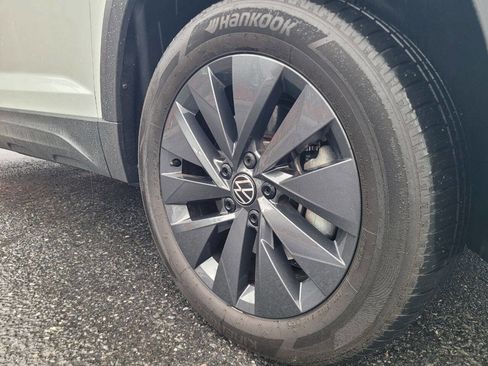 Used 2022 Volkswagen Taos S image 10