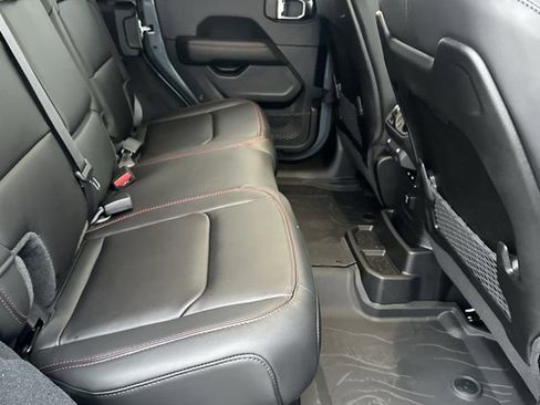 New 2025 Jeep Wrangler Unlimited Rubicon w/ XTREMEE 35" Tire Package image 17