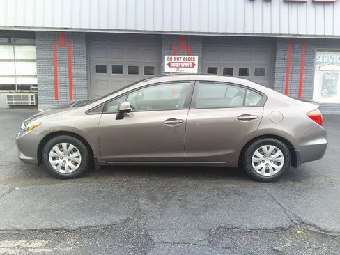 Used 2012 Honda Civic LX image 2