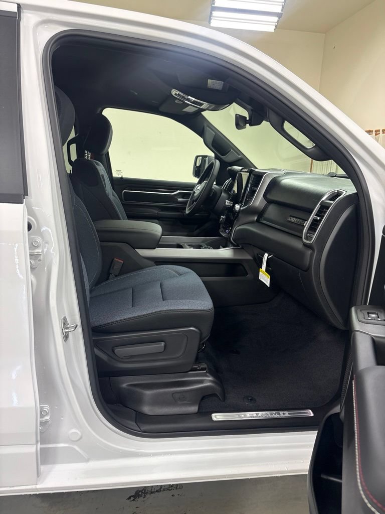 New 2026 RAM 1500 Big Horn AWD/4WD image 25