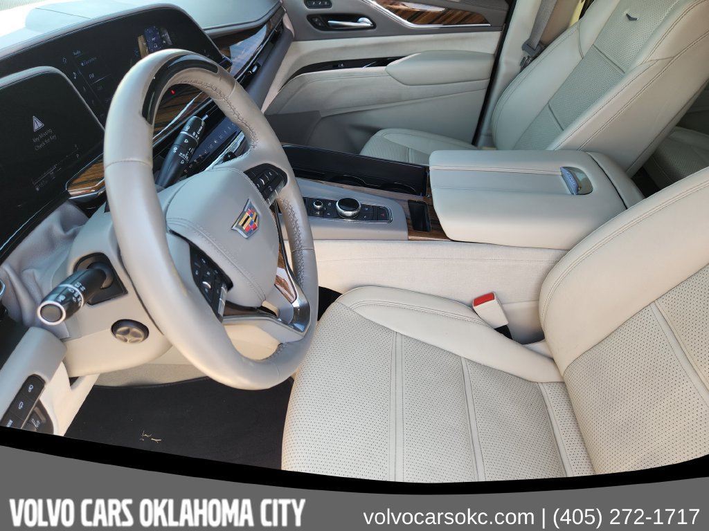 Used 2023 Cadillac Escalade ESV Premium Luxury Platinum AWD/4WD image 10