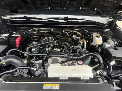 Used 2025 Toyota Tacoma TRD Off-Road AWD/4WD image 29