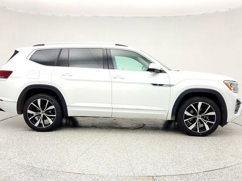 Used 2024 Volkswagen Atlas SEL Premium R-Line image 4