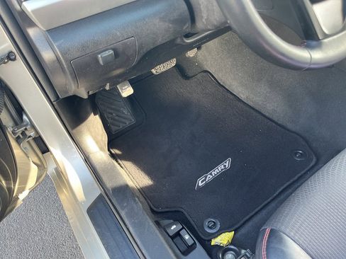 Used 2016 Toyota Camry SE image 29