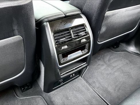 Used 2024 BMW X7 xDrive40i image 31