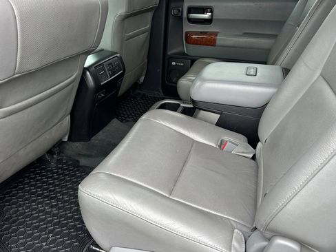 Used 2018 Toyota Sequoia Platinum image 12