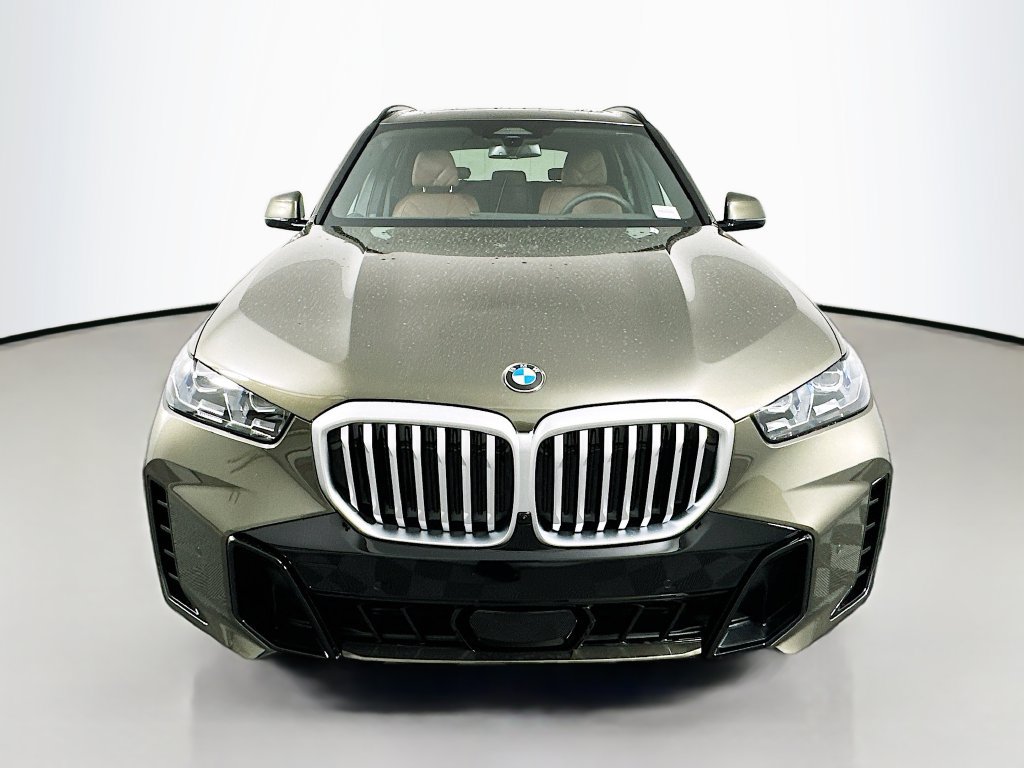 Used 2026 BMW X5 sDrive40i w/ M Sport Package RWD image 2
