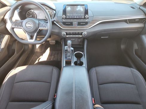 Used 2024 Nissan Altima 2.5 SV FWD image 18