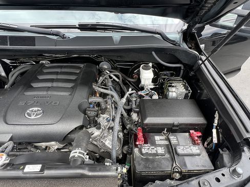 Used 2021 Toyota Tundra SR5 w/ TRD Sport Plus Package AWD/4WD image 38