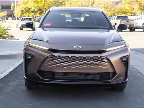 New 2026 Toyota Crown Signia image 2