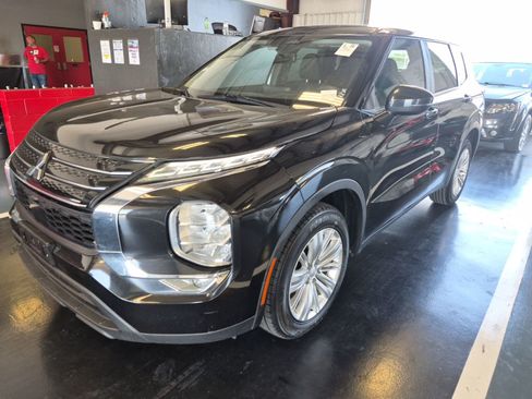 Used 2022 Mitsubishi Outlander ES FWD image 1