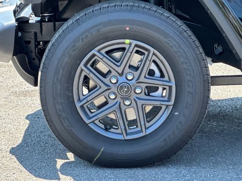 New 2025 Jeep Gladiator Sport image 23