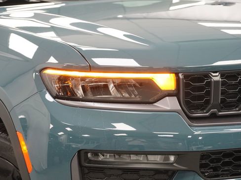 New 2026 Jeep Grand Cherokee Limited w/ Limited Altitude Package image 4