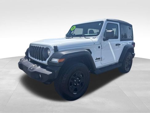 Used 2025 Jeep Wrangler Sport AWD/4WD image 2