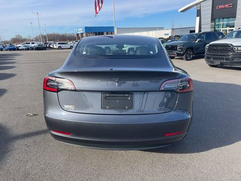 Used 2023 Tesla Model 3 Standard Range image 4