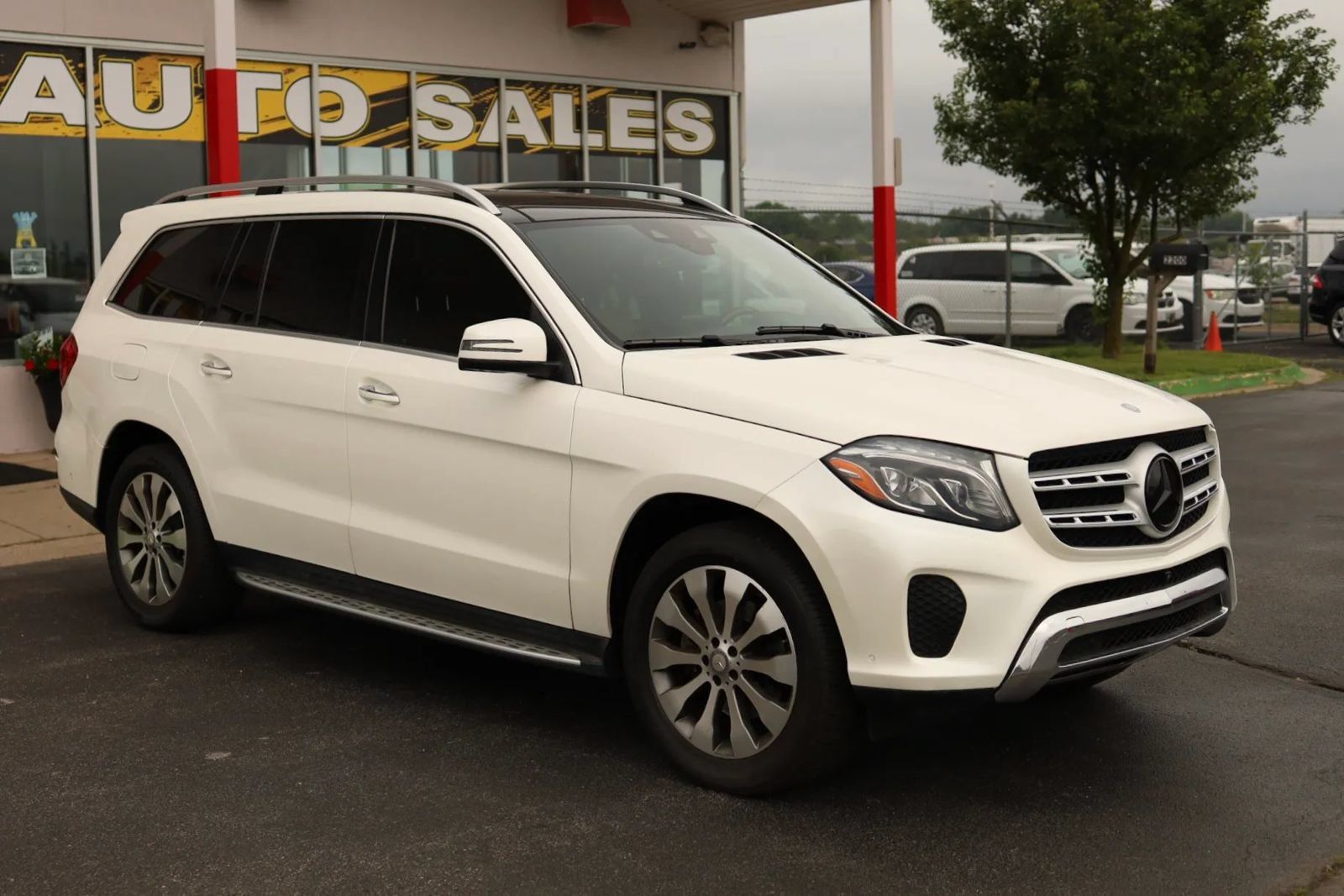 Used 2017 Mercedes-Benz GLS 450 4MATIC image 3