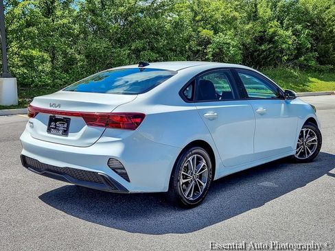 Used 2023 Kia Forte LXS FWD image 7